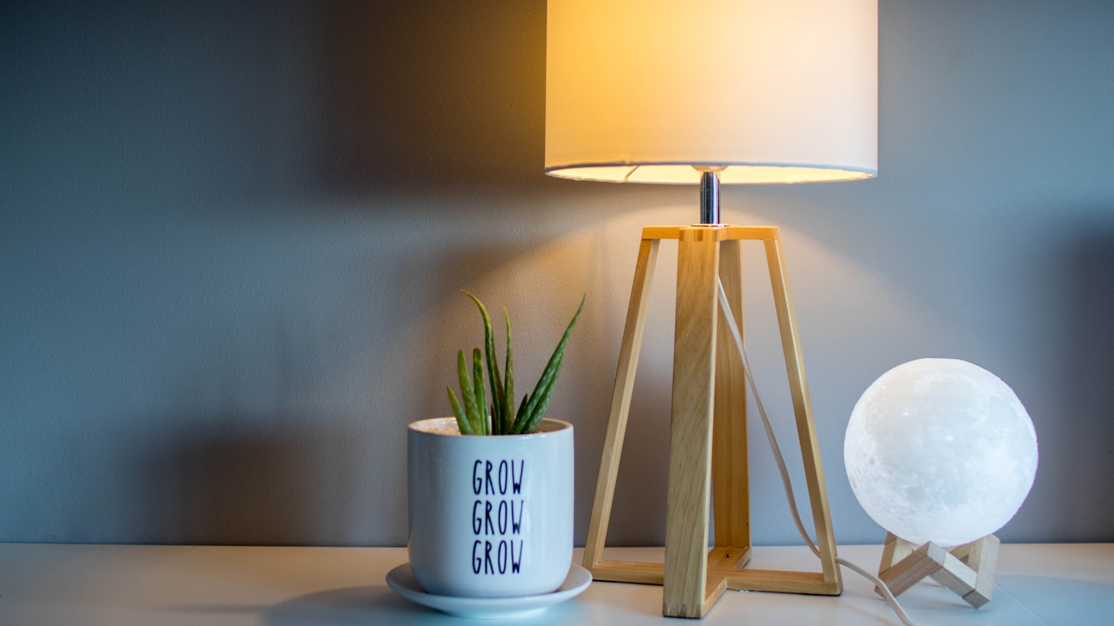Smart speakers from different brands